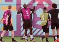 金年会共享联赛-比利时备战关键对决信心满满迎接挑战(比利时局势)